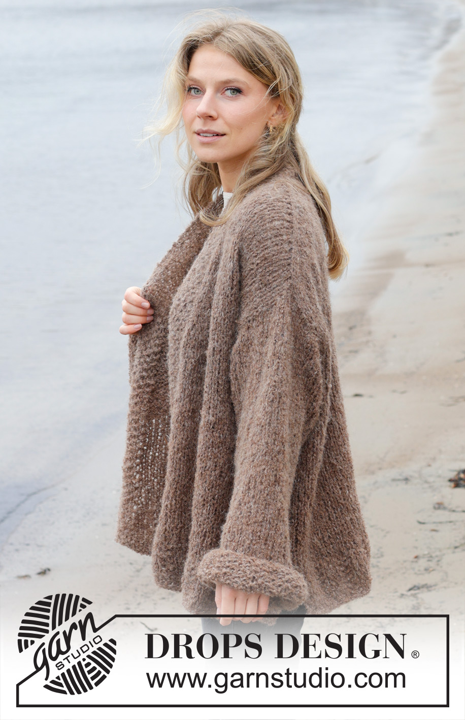 Oversized Hug / DROPS 244-21 - Knitted jacket in DROPS Alpaca Bouclé and DROPS Brushed Alpaca Silk. The piece is worked top down with European/diagonal shoulders. Sizes S - XXXL.