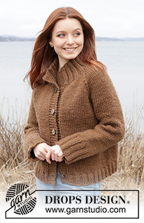Autumn Amber Cardigan / DROPS 244-26 - Gebreid vest in DROPS Snow. Het werk wordt van boven naar beneden gebreid met tricotsteek, raglan en hoge col. Maten S - XXXL.