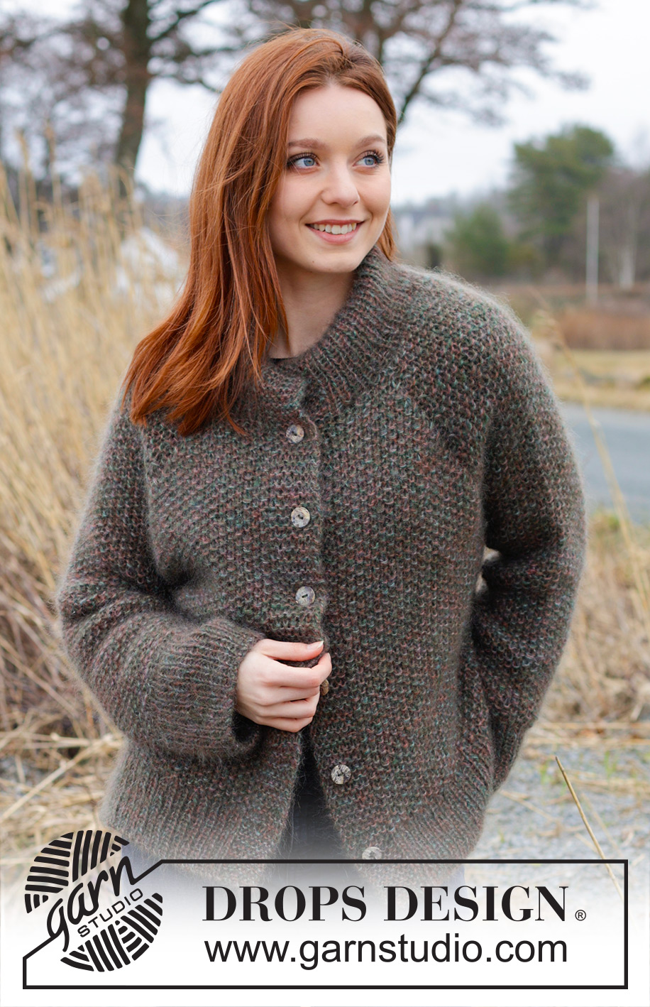 Forest Trails Cardigan / DROPS 244-3 - Stickad kofta i 4 trådar DROPS Kid-Silk. Arbetet stickas uppifrån och ner i moss-stickning med dubbel halskant, raglan och sprund i sidorna. Storlek S - XXXL.