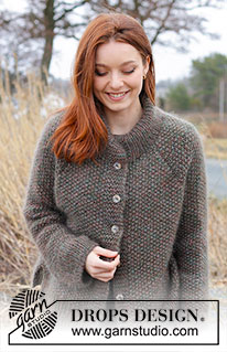 Forest Trails Cardigan / DROPS 244-3 - Stickad kofta i 4 trådar DROPS Kid-Silk. Arbetet stickas uppifrån och ner i moss-stickning med dubbel halskant, raglan och sprund i sidorna. Storlek S - XXXL.