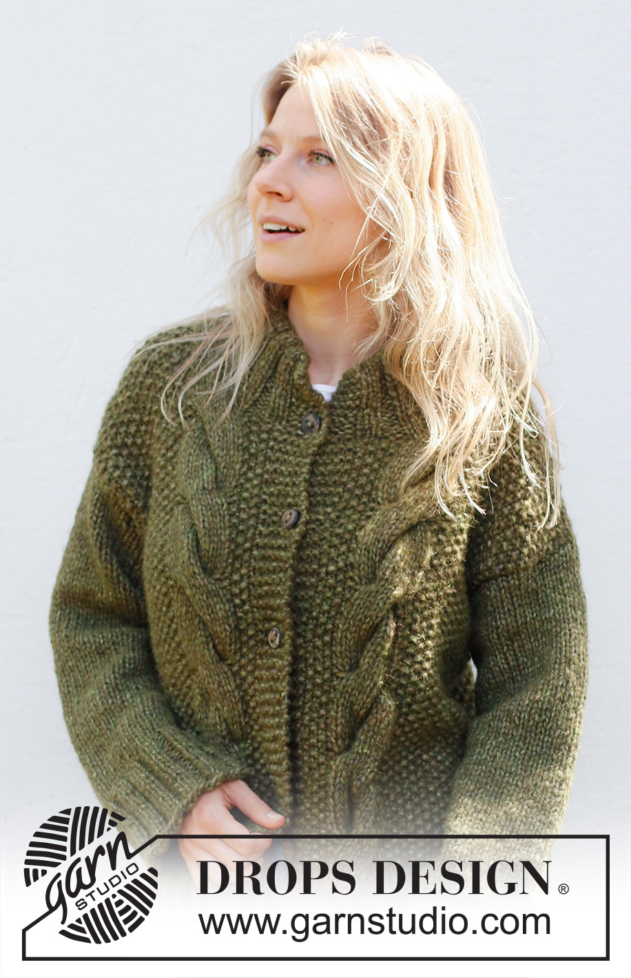 Moss Vine Cardigan / DROPS 244-31 - Strikket cardigan i 2 tråde DROPS Air eller 1 tråd DROPS Wish. Arbejdet strikkes nedefra og op med snoninger, perlestrik, slids i siderne og dobbelt halskant. Størrelse XS - XXL.