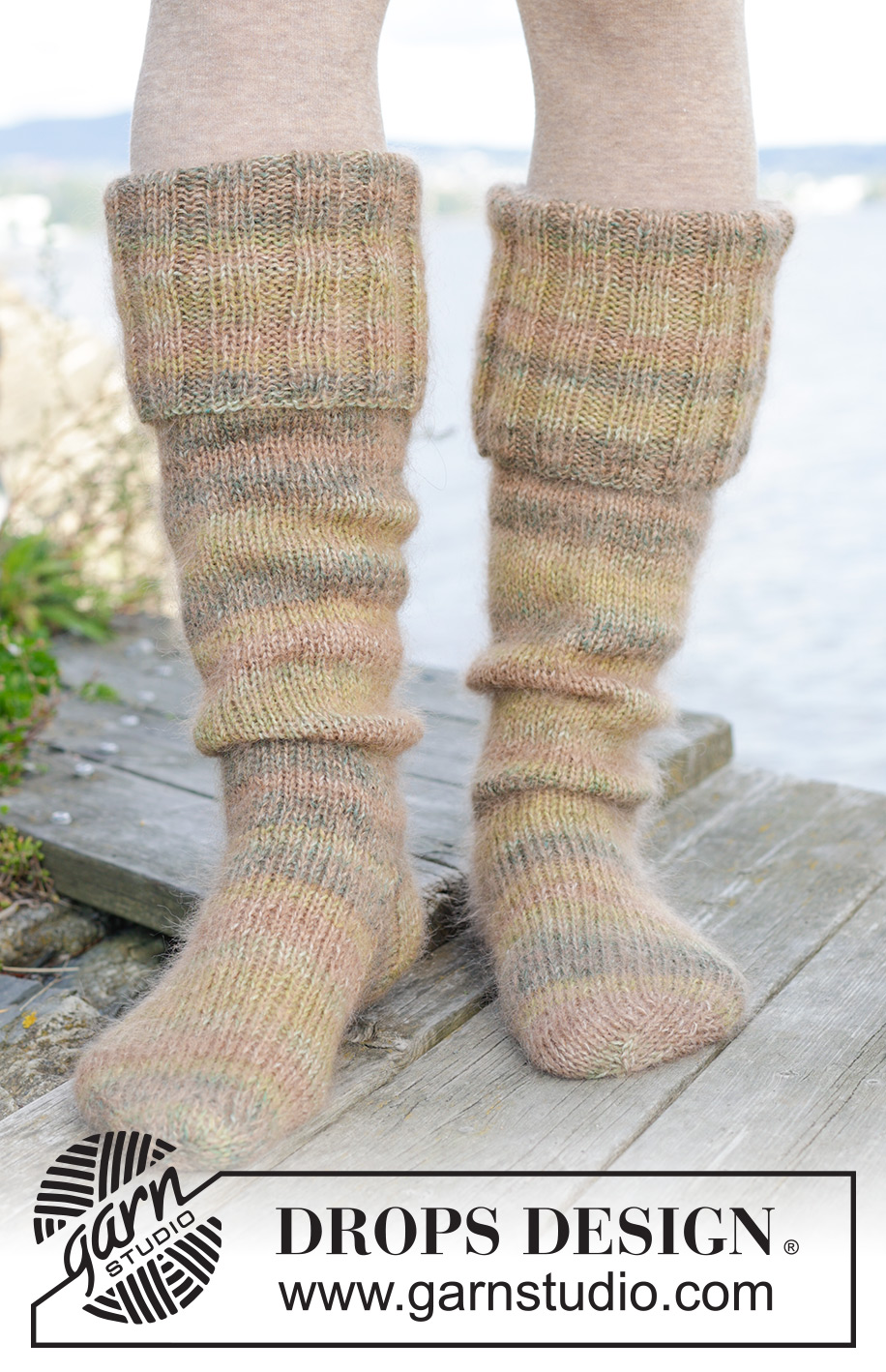 Mantle Socks / DROPS 244-35 - Stickade sockar med slätstickning och resår i DROPS Fabel och DROPS Kid-Silk.
Storlek 35 – 43.