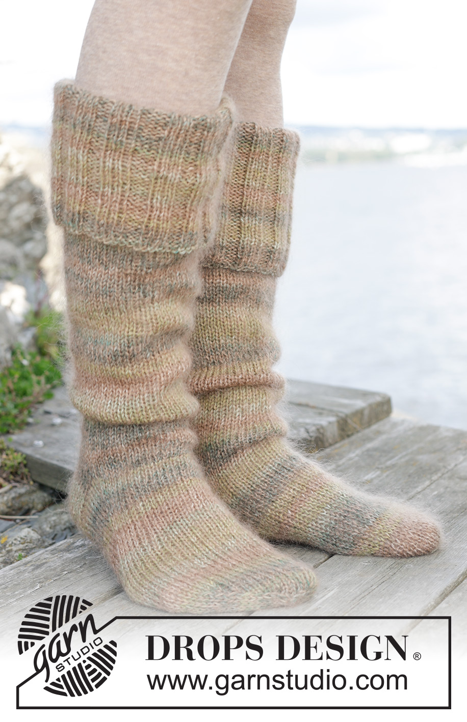 Mantle Socks / DROPS 244-35 - Stickade sockar med slätstickning och resår i DROPS Fabel och DROPS Kid-Silk.
Storlek 35 – 43.