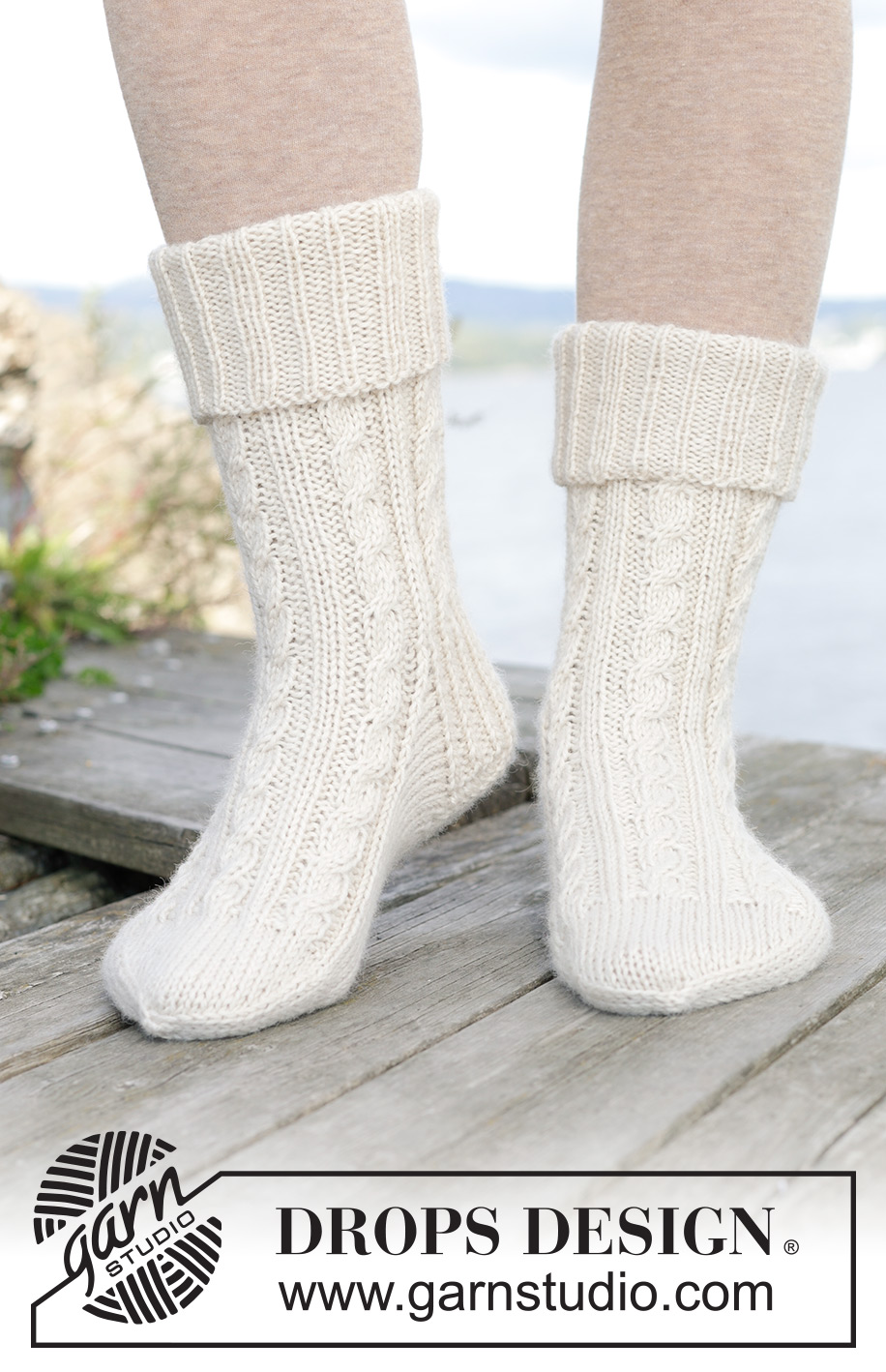 Frosted Links / DROPS 244-39 - Knitted half-length socks with cables in DROPS Karisma or DROPS Fiesta. Sizes 35 – 43 = 4 ½ - 12 1/2.