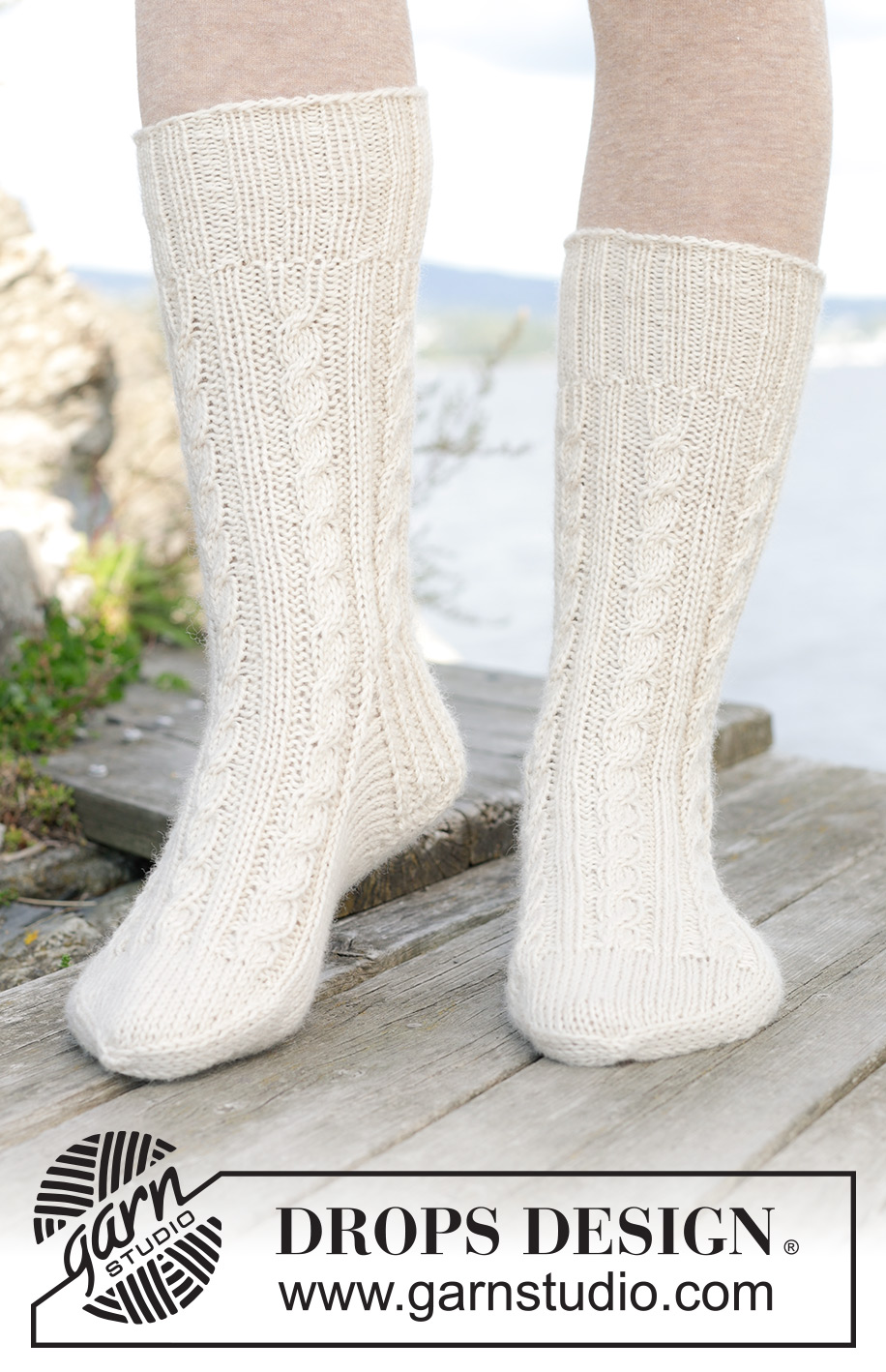 Frosted Links / DROPS 244-39 - Knitted half-length socks with cables in DROPS Karisma or DROPS Fiesta. Sizes 35 – 43 = 4 ½ - 12 1/2.