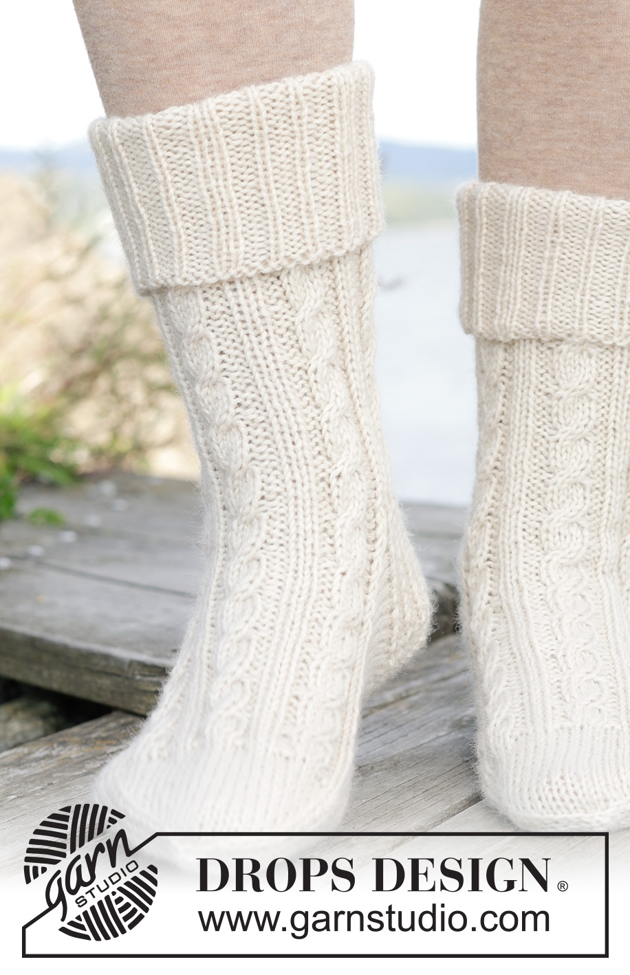 Frosted Links / DROPS 244-39 - Knitted half-length socks with cables in DROPS Karisma or DROPS Fiesta. Sizes 35 – 43 = 4 ½ - 12 1/2.