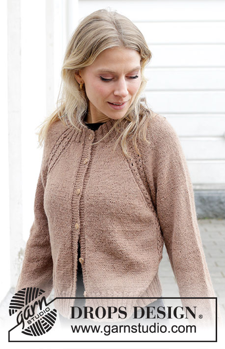 Spill the Beans Cardigan / DROPS 244-6 - Gebreid vest in DROPS Alpaca. Het werk wordt van boven naar beneden gebreid met dubbele halsrand, raglan en kabels. Maten S - XXXL.