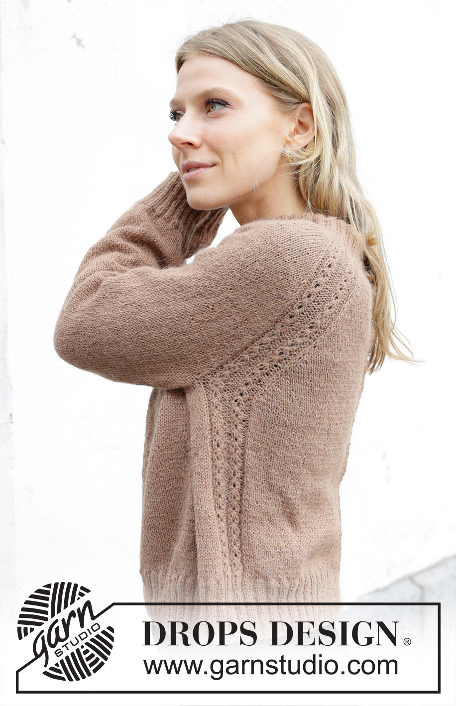 Spill the Beans Cardigan / DROPS 244-6 - Gebreid vest in DROPS Alpaca. Het werk wordt van boven naar beneden gebreid met dubbele halsrand, raglan en kabels. Maten S - XXXL.