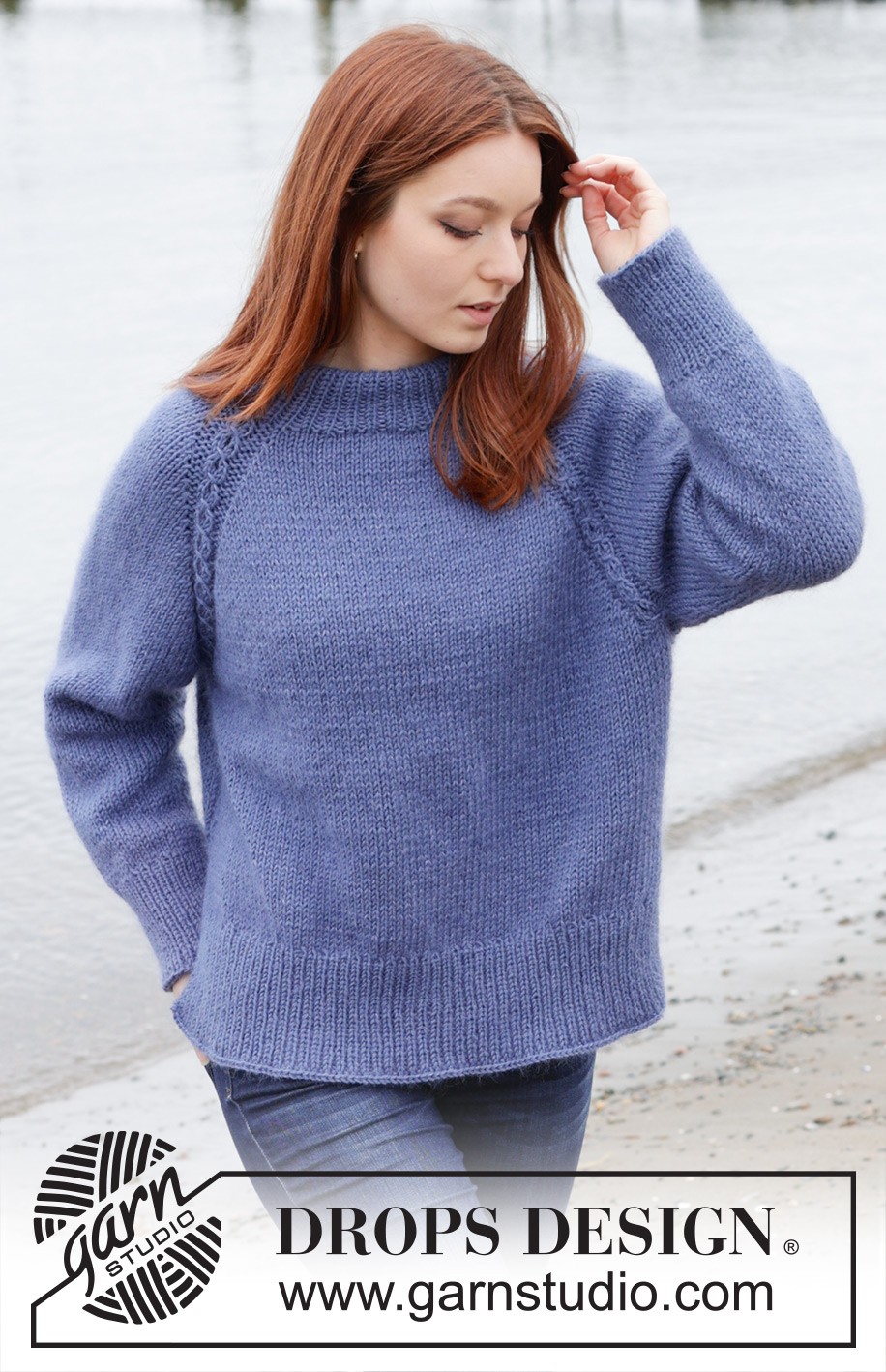 Moonlit Ocean / DROPS 245-13 - Maglione lavorato ai ferri in DROPS Merino Extra Fine e DROPS Kid-Silk. Lavorato dall’alto in basso con collo doppio, raglan, trecce e spacchi laterali. Taglie: S - XXXL.