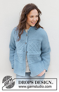 Blue Diamonds Cardigan / DROPS 245-15 - Veste tricotée de haut en bas en DROPS Karisma et DROPS Kid-Silk. Se tricote avec épaules biaisées, point fantaisie relief, fente sur les côtés et col montant. Du S au XXXL.
