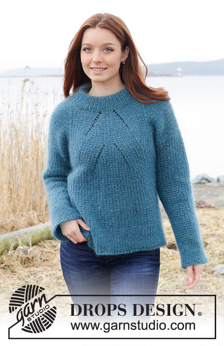 Autumn Sea / DROPS 245-2 - Strikket bluse i 2 tråde DROPS Kid-Silk. Arbejdet strikkes oppefra og ned med reliefmønster, dobbelt halskant og slids i siderne. Størrelse S - XXXL.