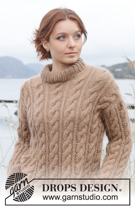 Cinnamon Swirls / DROPS 245-20 - Maglione lavorato ai ferri in DROPS Puna e DROPS Kid-Silk. Lavorato dall’alto in basso con spalle europee/diagonali delle spalle, trecce, collo doppio e spacchi laterali. Taglie: S - XXXL.