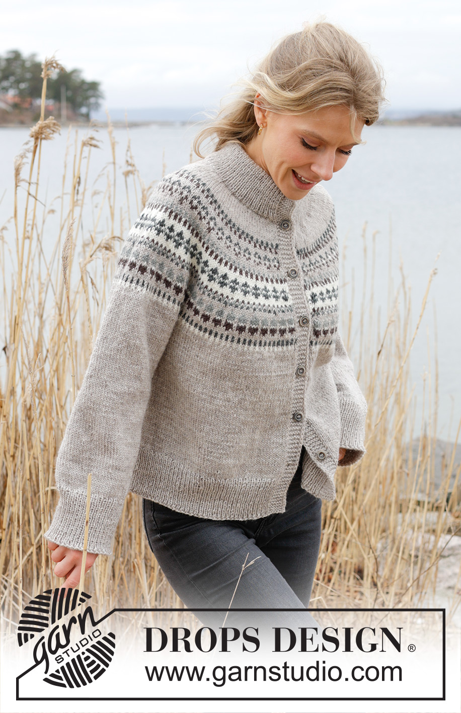 Boreal Circle Cardigan / DROPS 245-3 - Gebreid vest in DROPS Karisma. Het werk wordt van boven naar beneden gebreid met ronde pas en Scandinavisch patroon. Maten S - XXXL.