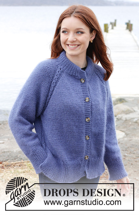 Moonlit Ocean Cardigan / DROPS 245-35 - Kötött kardigán DROPS Merino Extra Fine és DROPS Kid Silk fonalból fentről lefelé irányban készítjük, dupla szegéllyel a nyakkivágásnál, raglán szabásvonallal, csavartmintával és az oldalán hasítékkal S - XXXL méretekben.