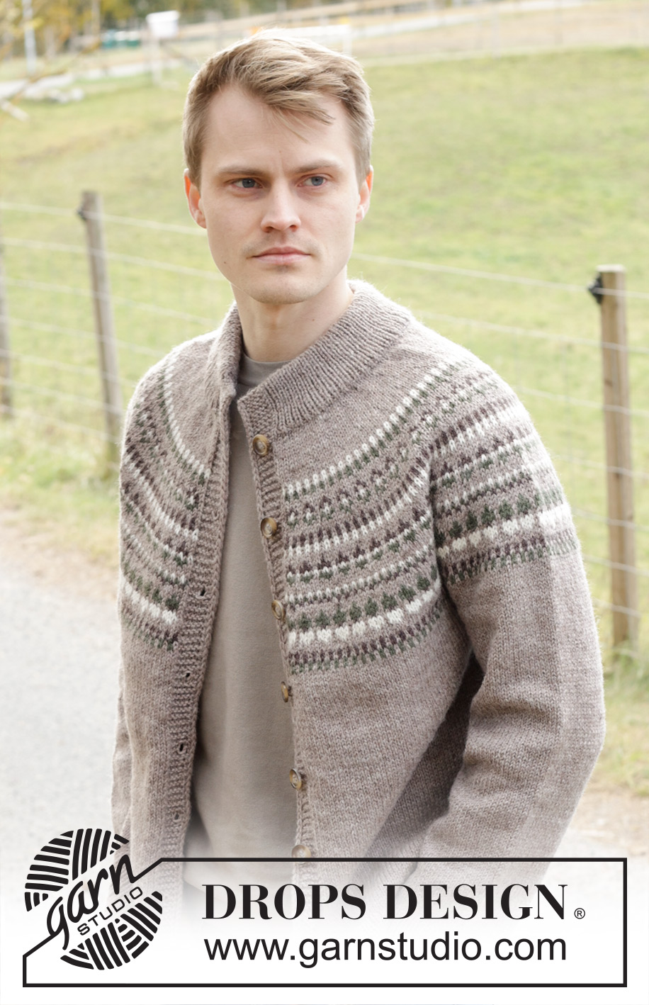 Boreal Circle Cardigan / DROPS 246-10 - Gebreid vest voor heren in DROPS Karisma. Het werk wordt van boven naar beneden gebreid met ronde pas en Scandinavisch patroon. Maten S - XXXL.