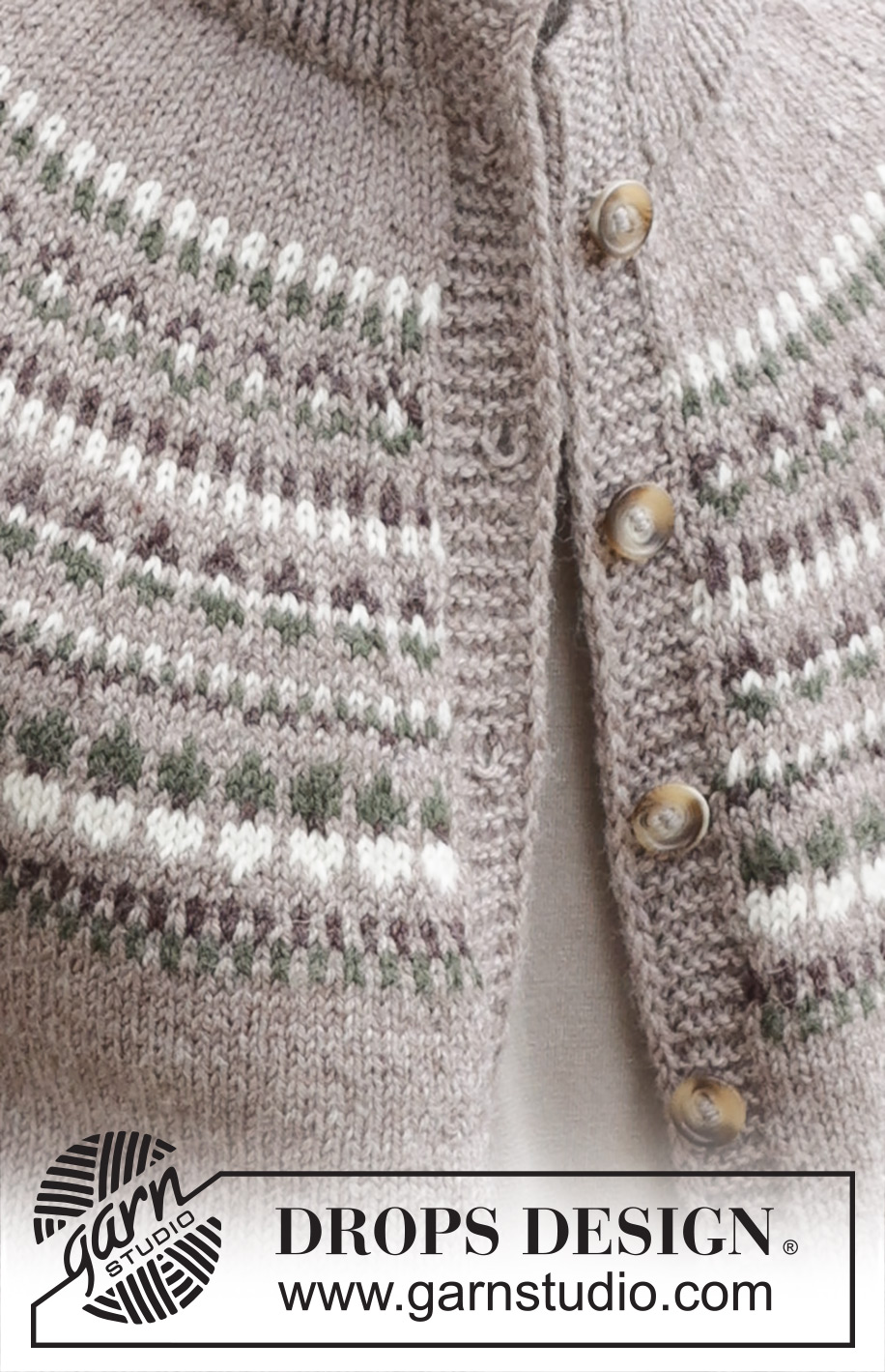 Boreal Circle Cardigan / DROPS 246-10 - Gebreid vest voor heren in DROPS Karisma. Het werk wordt van boven naar beneden gebreid met ronde pas en Scandinavisch patroon. Maten S - XXXL.