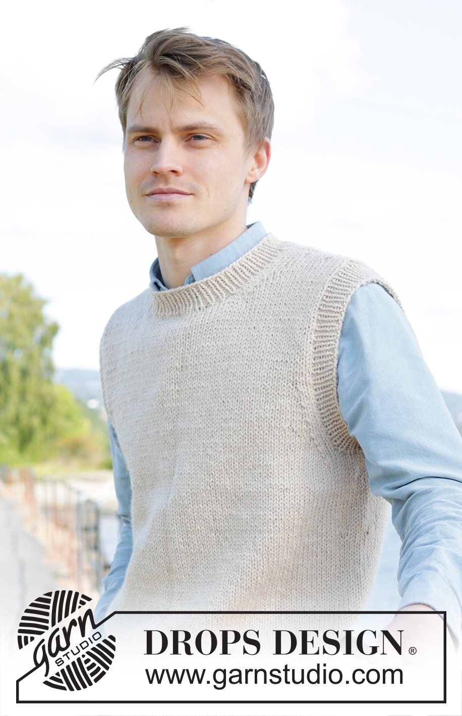 Vestfjord Vest / DROPS 246-13 - Strikket vest til herre i DROPS Nepal. Arbeidet strikkes nedenfra og opp i glattstrikk. Størrelse S - XXXL.