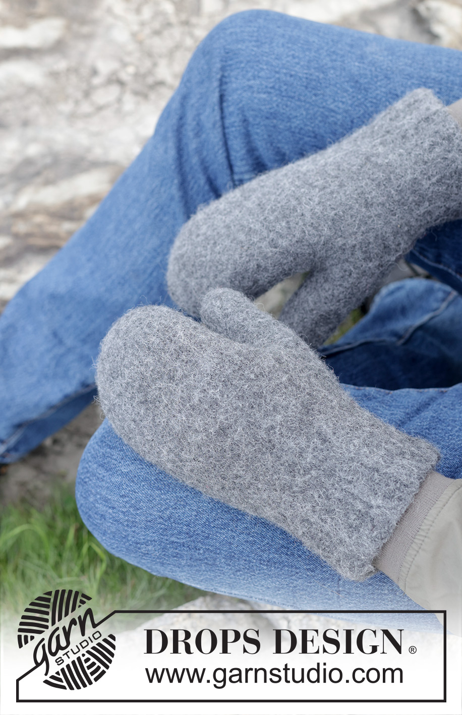 Snowslide Mittens / DROPS 246-17 - Gebreide en gevilte wanten voor heren in DROPS Lima.