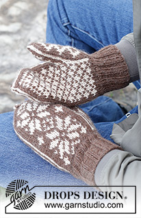 Snow Flake Mittens / DROPS 246-20 - Strikkede vanter i DROPS Nepal til herre. Arbejdet strikkes med nordisk mønster.