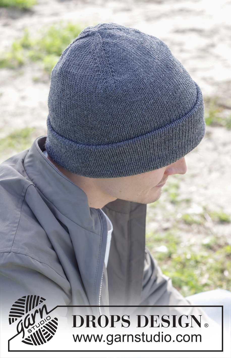 Blank Slate Hat / DROPS 246-27 - Miehen neulottu käännettävä myssy DROPS BabyMerino -langasta. Työssä on sileää neuletta. Koot M - XL.