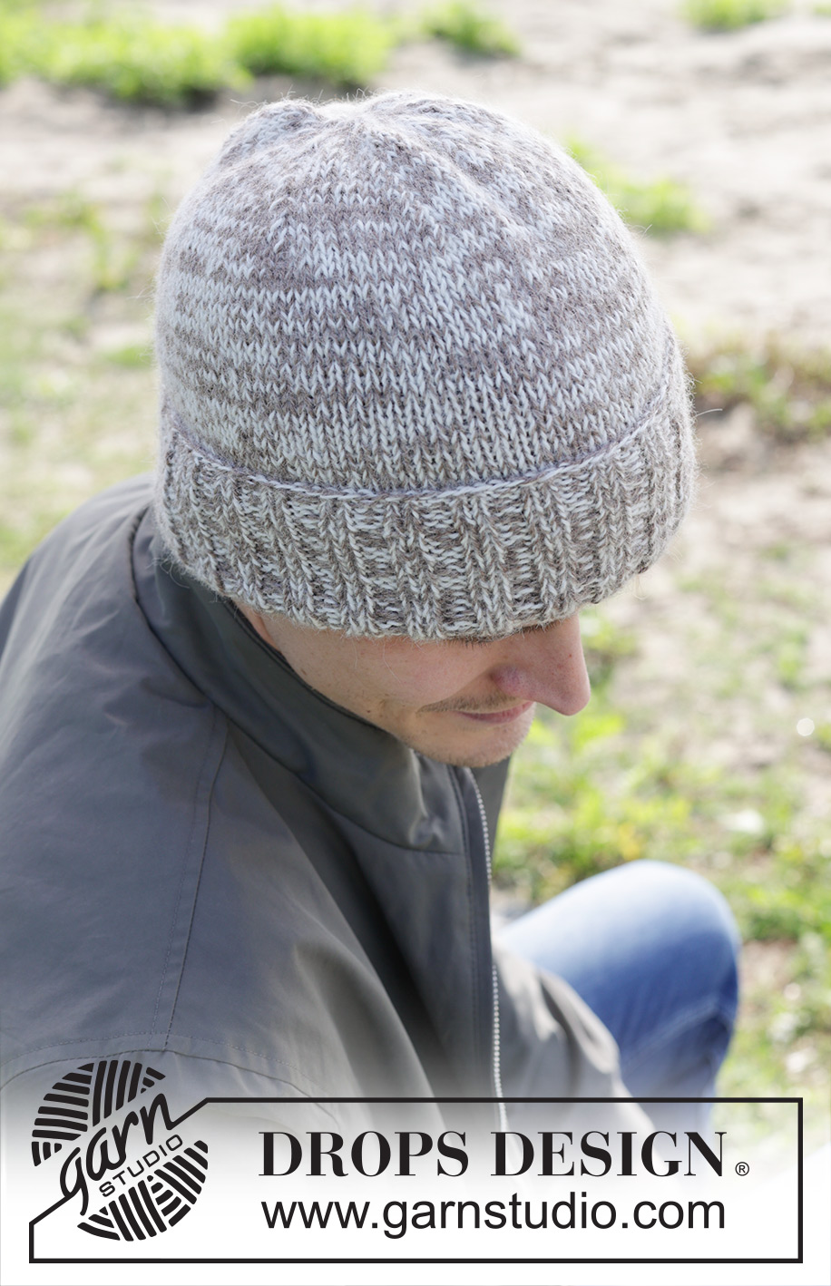 Winter Marble Hat / DROPS 246-28 - Gestrickte Mütze für Herren in 2 Fäden DROPS Alpaca. Die Arbeit wird von unten nach oben glatt rechts mit Rand im Rippenmuster gestrickt.	Größe M - XL.