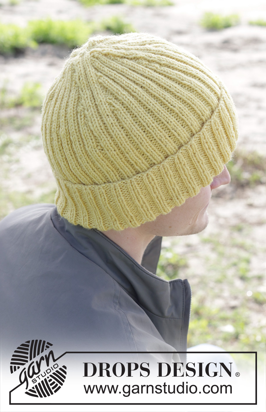 Sunshine Coast Hat / DROPS 246-31 - Strikket hue / hipsterhue til herre i DROPS Karisma. Arbejdet strikkes nedefra og op i rib.