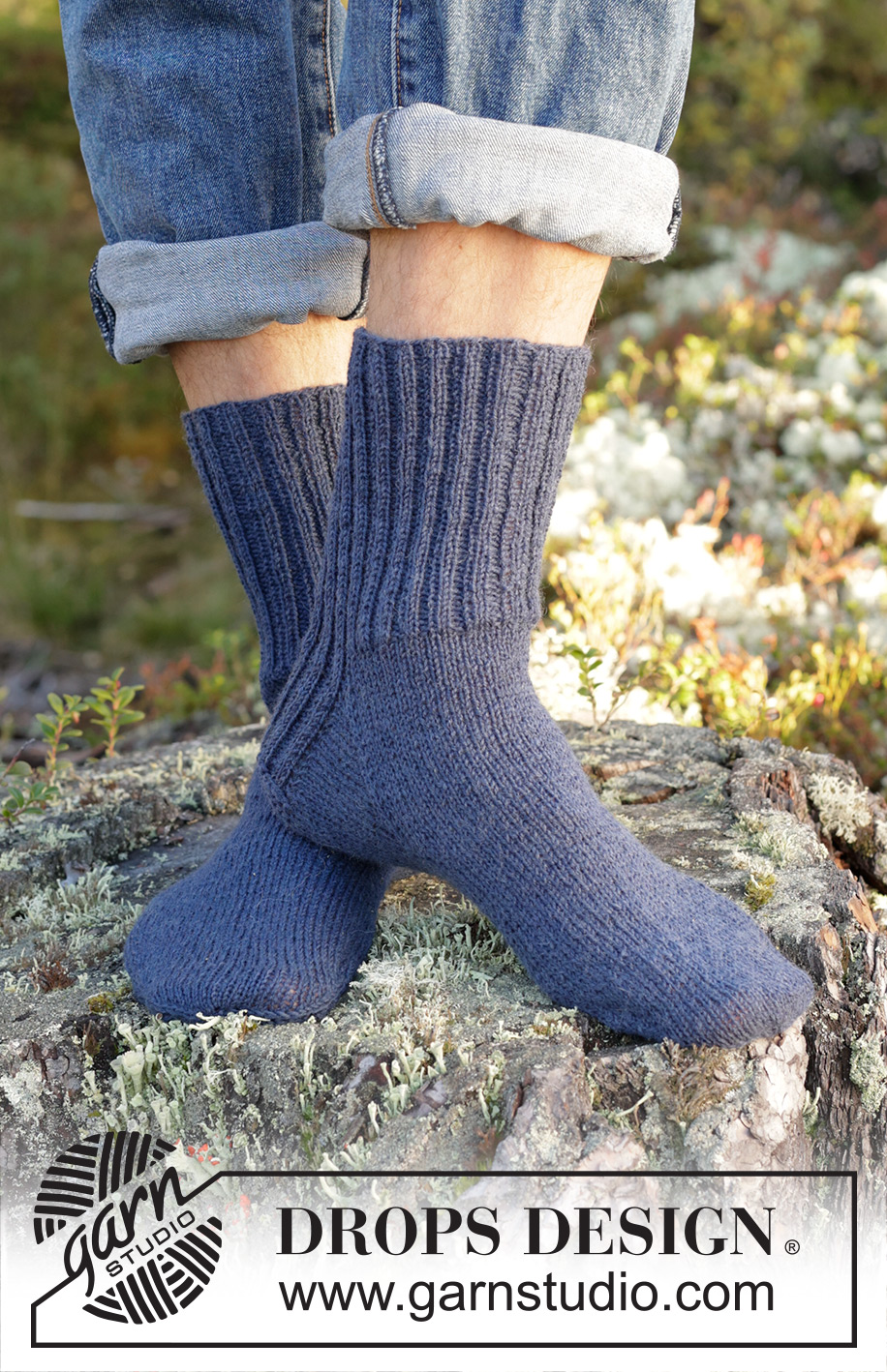 Seaside Skippers / DROPS 246-35 - Knitted socks for men in DROPS Fabel. The piece is worked top down with rib and stockinette stitch. Sizes 38 – 46 = US 6 – 12 1/2.
