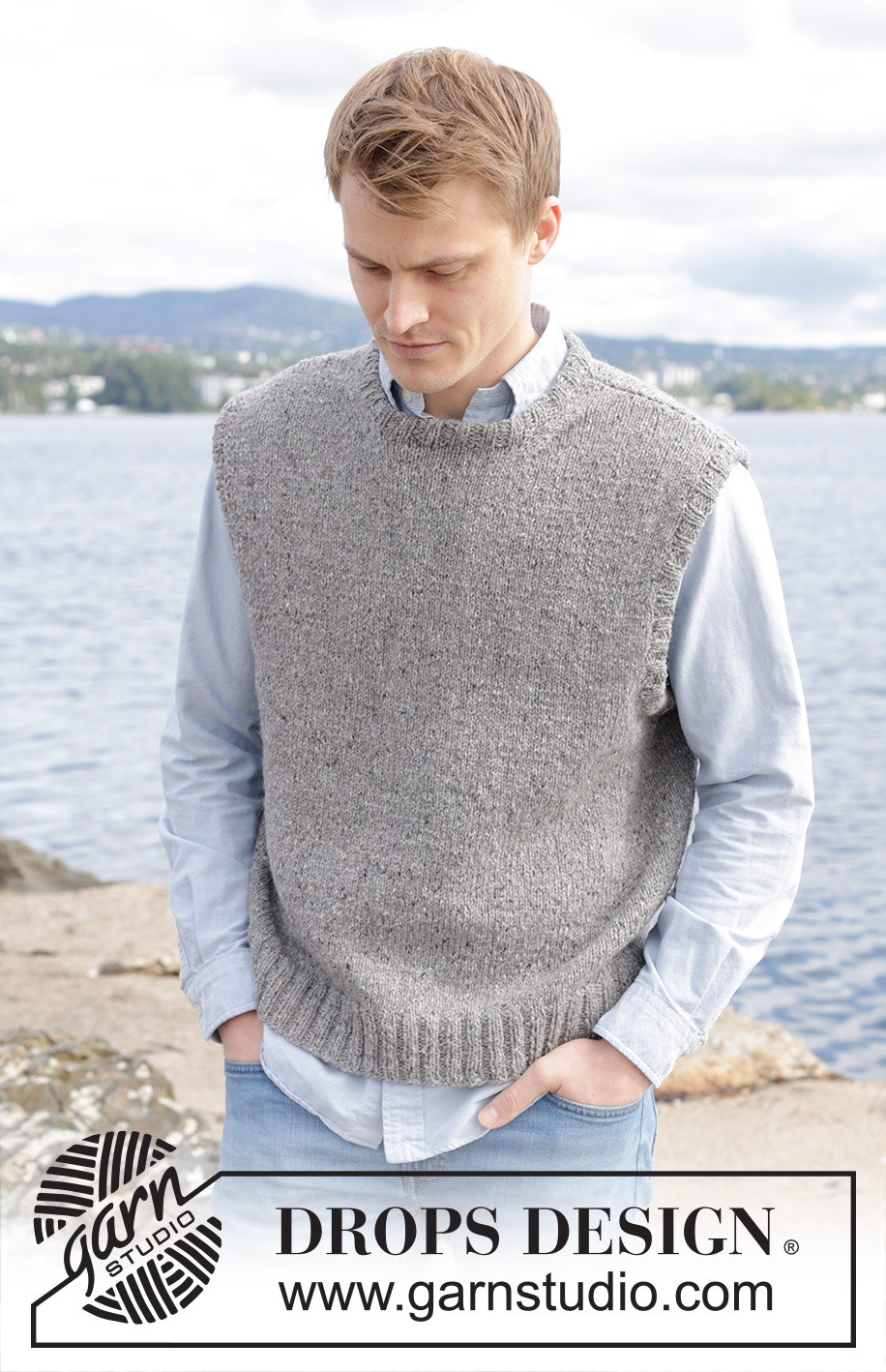 Urban Fog Vest / DROPS 246-6 - Gebreide top voor heren in DROPS Soft Tweed. Het werk wordt van onder naar boven gebreid met tricotsteek. Maten S - XXXL.