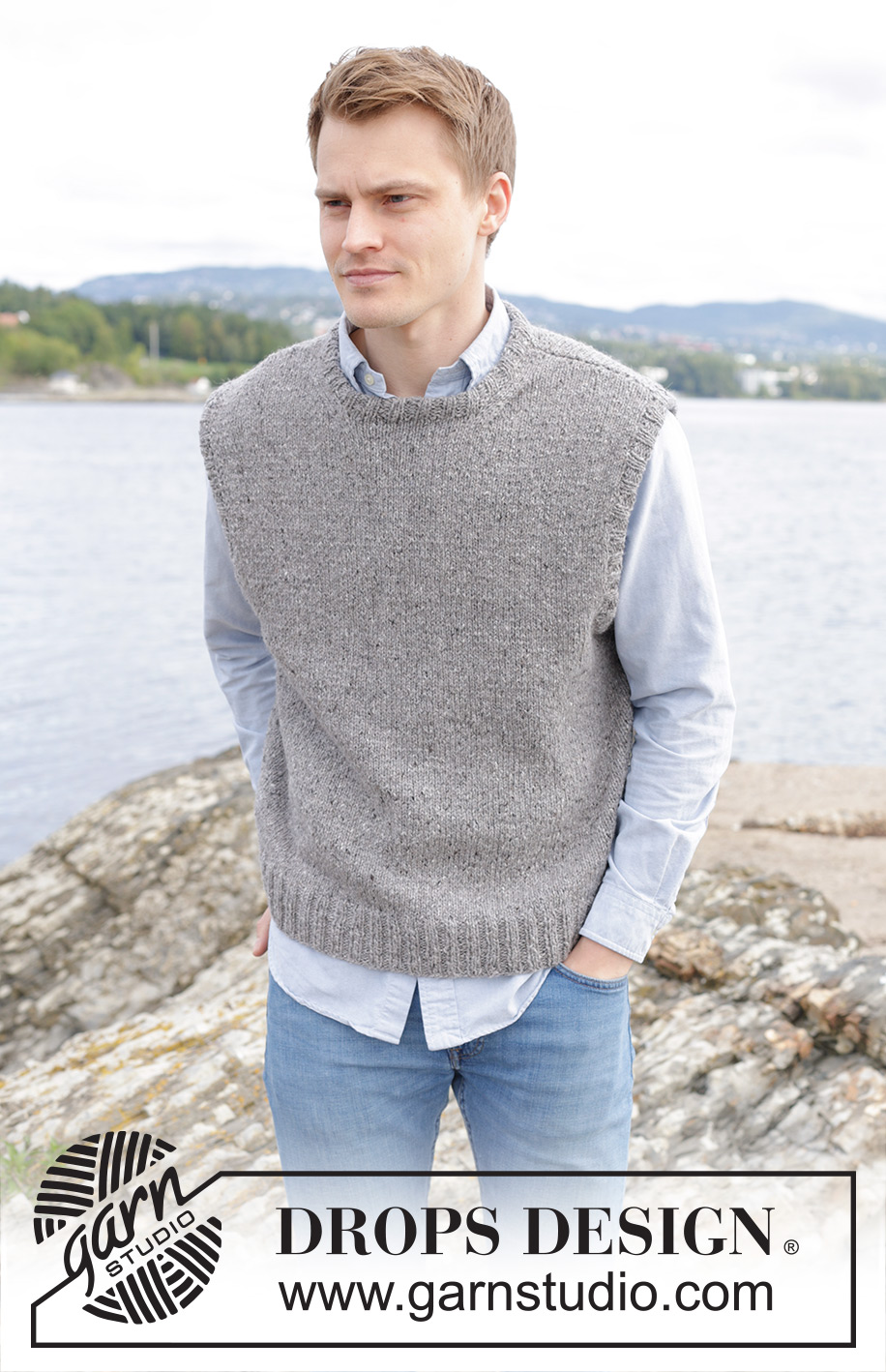 Urban Fog Vest / DROPS 246-6 - Gebreide top voor heren in DROPS Soft Tweed. Het werk wordt van onder naar boven gebreid met tricotsteek. Maten S - XXXL.