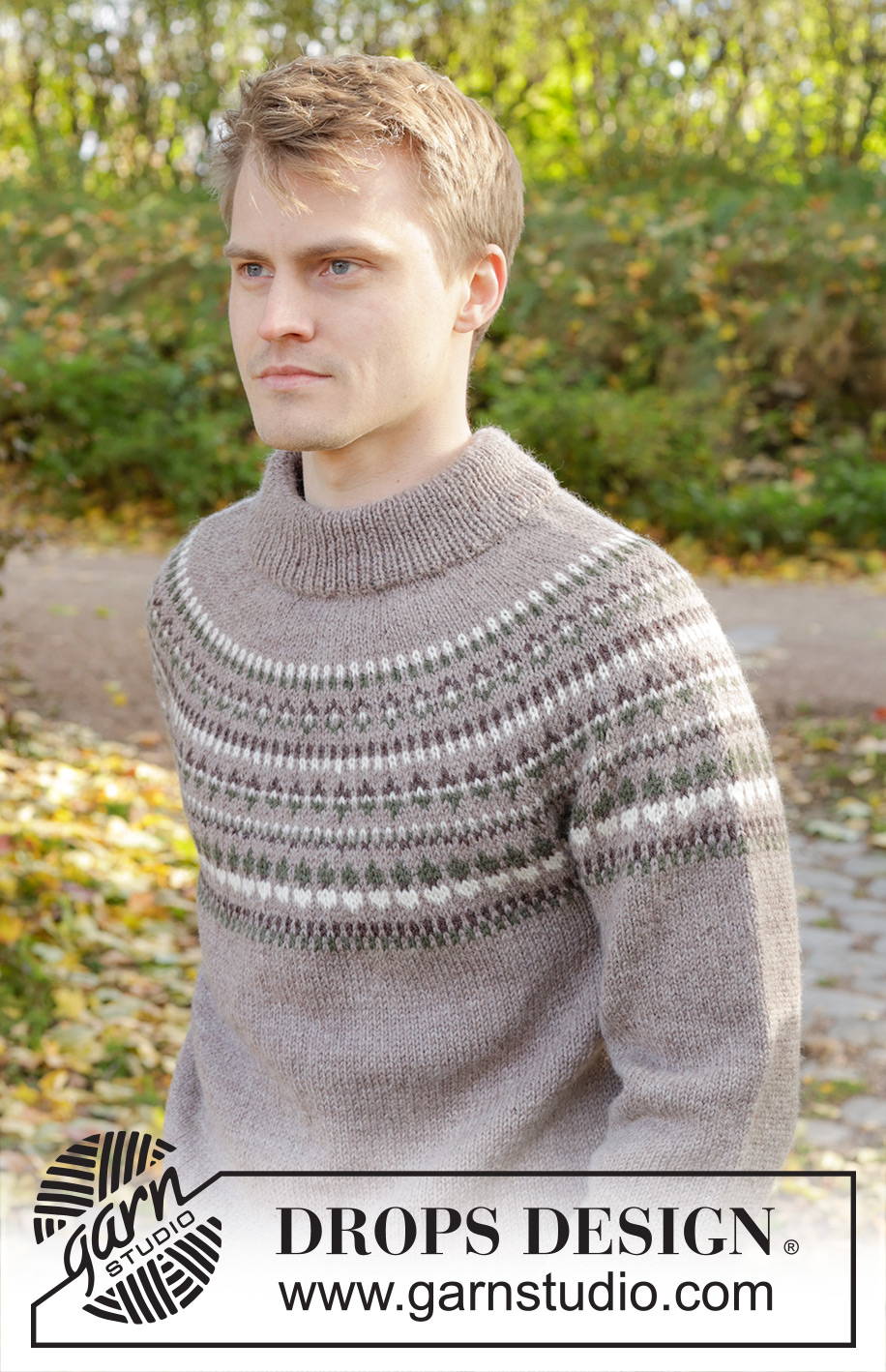Boreal Circle / DROPS 246-9 - Strikket bluse til herre i DROPS Karisma. Arbejdet strikkes oppefra og ned med rundt bærestykke, nordisk mønster og dobbelt halskant. Størrelse S - XXXL.