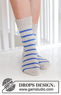 Marina Del Rey Socks / DROPS 247-13 - Calcetines de punto en DROPS Fabel. La pieza está tejida de arriba hacia abajo en punto jersey con rayas. Números del 35 al 43.