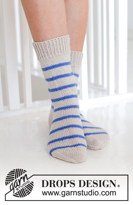 Marina Del Rey Socks / DROPS 247-13 - Calcetines de punto en DROPS Fabel. La pieza está tejida de arriba hacia abajo en punto jersey con rayas. Números del 35 al 43.