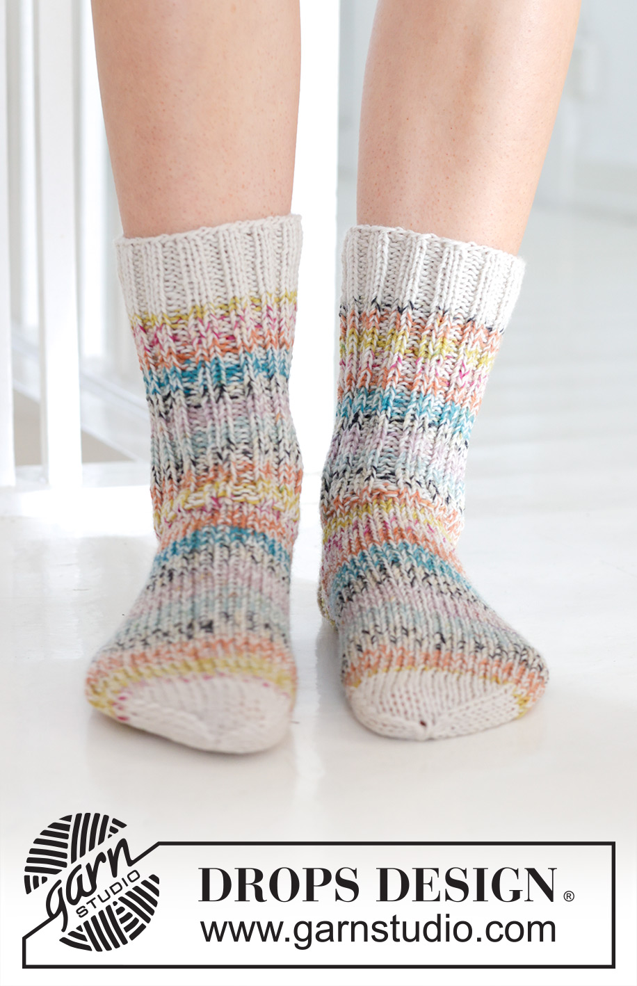Spring Festival Socks / DROPS 247-15 - Kötött lábbeli harisnyakötéssel és bordásmintával, 2 szál DROPS Fabel fonalat összefogva. 35 - 43 -as méretben