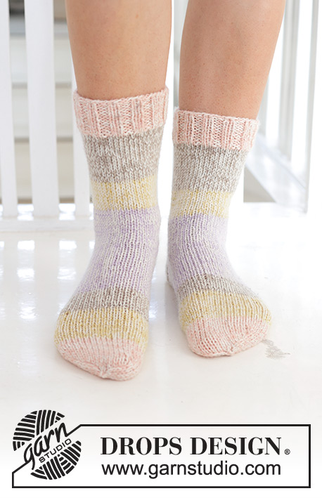 Halvhöga sockar / DROPS 247-17