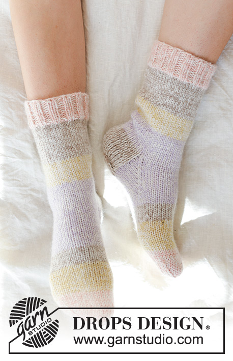 Spring Stripes Socks / DROPS 247-17 - Prjónaðir sokkar í sléttprjóni og 2 þráðum DROPS Nord. Stærð 35 – 43.