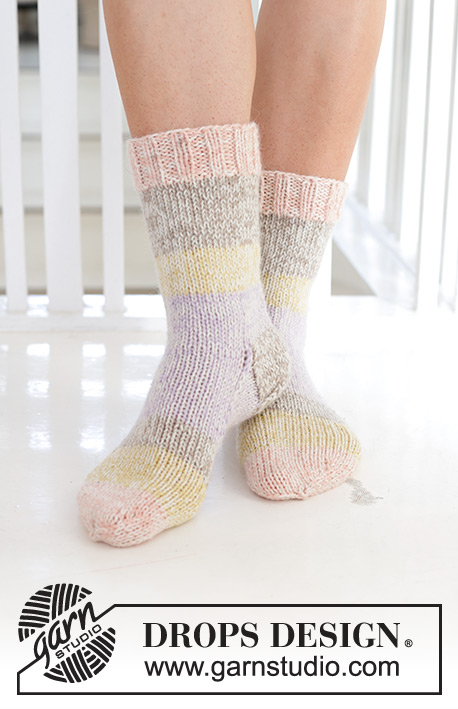 Spring Stripes Socks / DROPS 247-17 - Prjónaðir sokkar í sléttprjóni og 2 þráðum DROPS Nord. Stærð 35 – 43.