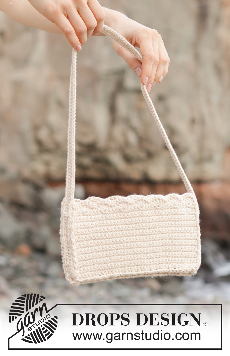 Summer Ripples Bag / DROPS 247-6 - Sac crocheté en DROPS Paris.