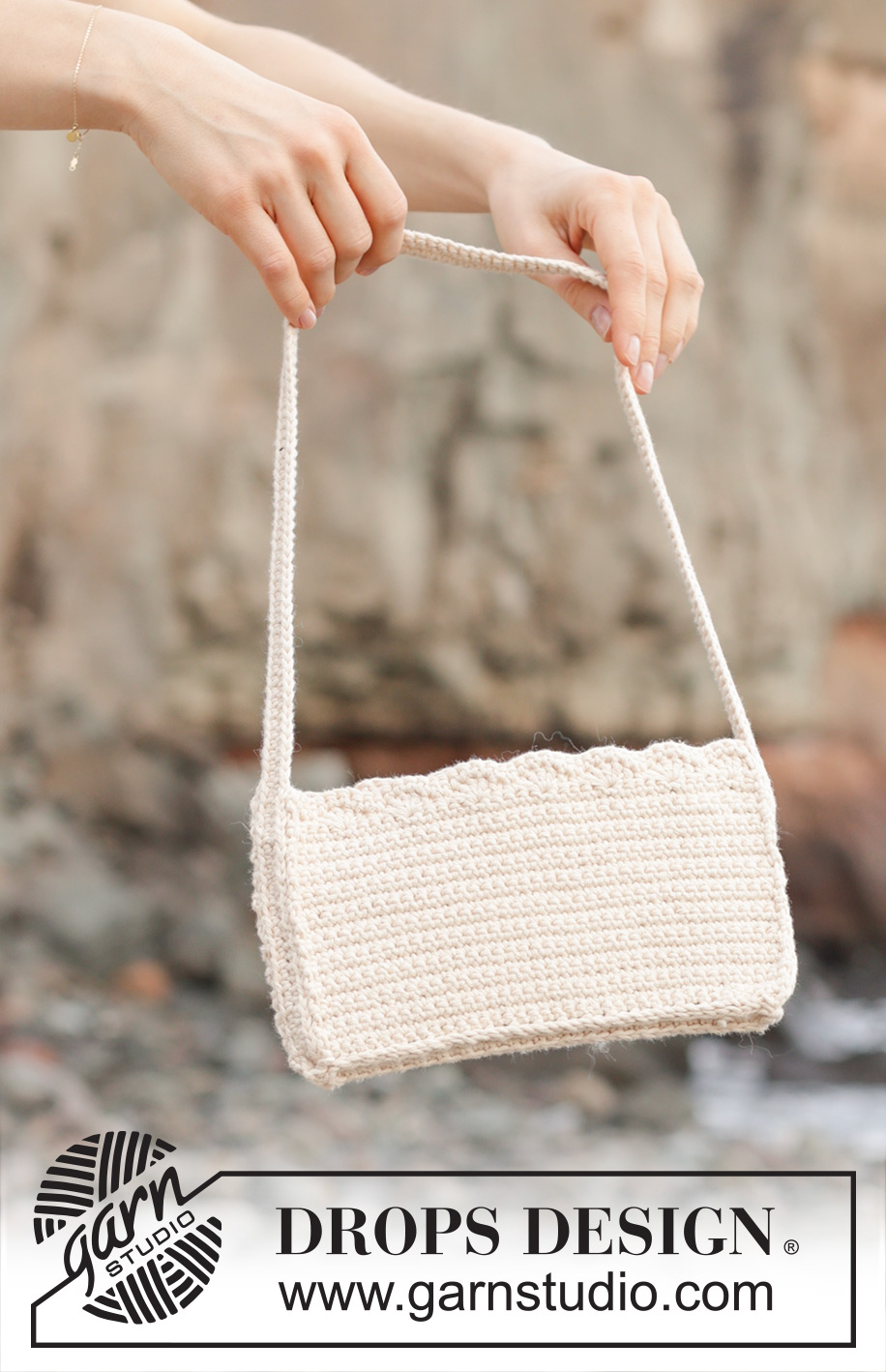 Summer Ripples Bag / DROPS 247-6 - Sac crocheté en DROPS Paris.