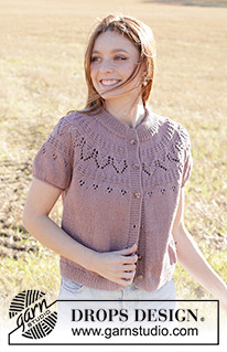 Plum Love Cardigan / DROPS 248-30 - Gestrickte Jacke mit kurzen Ärmeln in DROPS Muskat. Die Arbeit wird von oben nach unten mit doppelter Halsblende, Rundpasse und Lochmuster gestrickt. Größe S - XXXL.