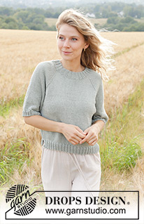 Spring Novel / DROPS 249-34 - Gebreide top/T-shirt in DROPS Muskat of DROPS Merino Extra Fine. Het werk wordt van boven naar beneden gebreid met tricotsteek, raglan, korte mouwen en split in de zijkanten. Maten XS - XXL.