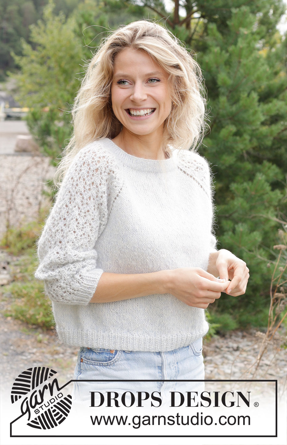 Remembering Spring / DROPS 250-1 - Gebreide trui in DROPS Alpaca en DROPS Kid-Silk. Het werk wordt van boven naar beneden gebreid met dubbele halsrand, raglan, kantpatroon en ¾-lengte mouwen. Maten S - XXXL.