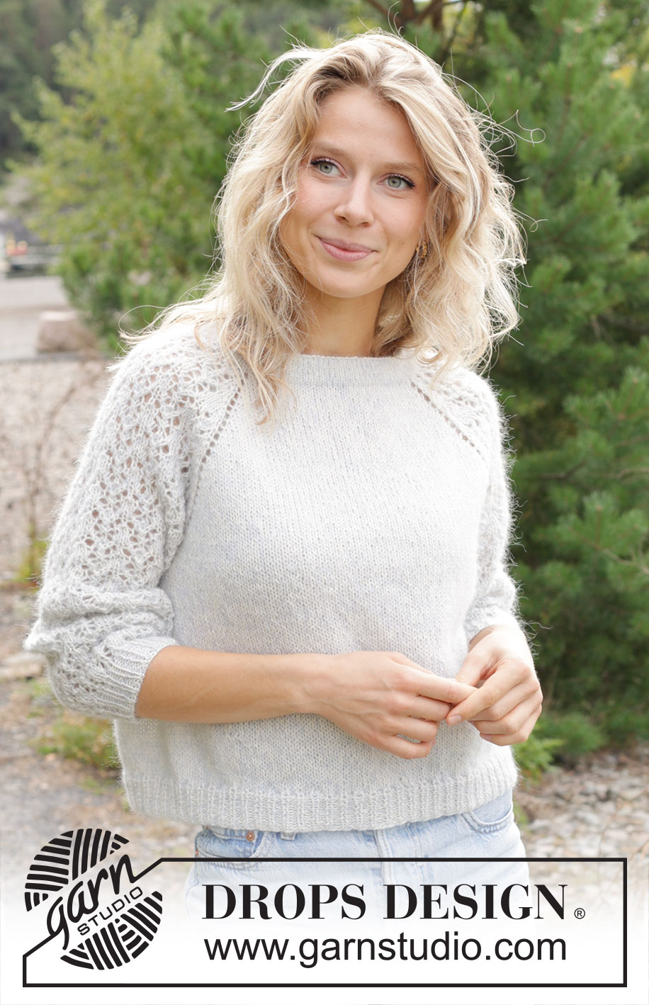 Remembering Spring / DROPS 250-1 - Gebreide trui in DROPS Alpaca en DROPS Kid-Silk. Het werk wordt van boven naar beneden gebreid met dubbele halsrand, raglan, kantpatroon en ¾-lengte mouwen. Maten S - XXXL.