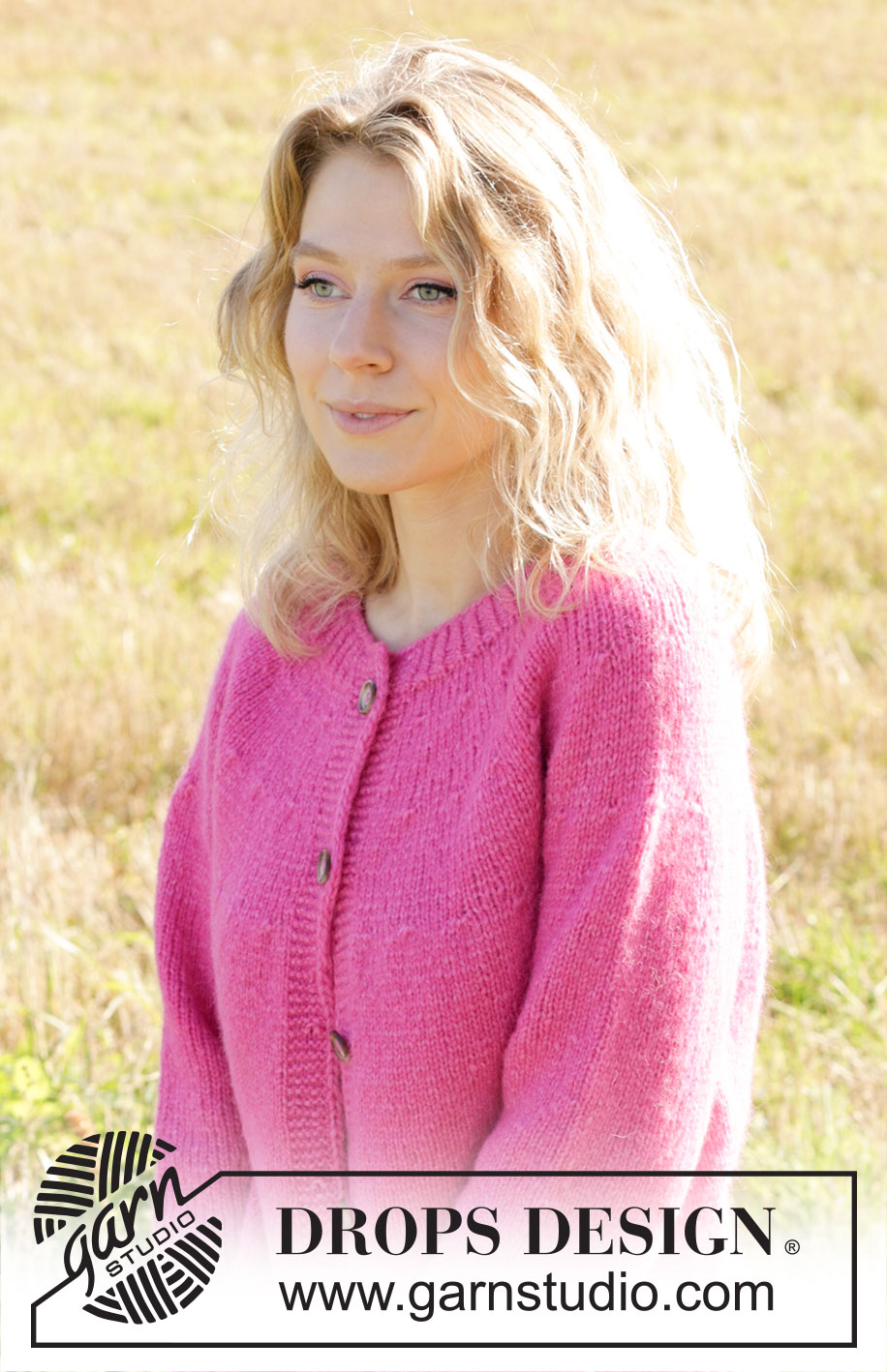 Bright Strawberry Cardigan / DROPS 250-20 - Chaqueta a punto en DROPS Air. La labor está realizada de arriba abajo con canesú redondo y patrón de relieve. Tallas S - XXXL.
