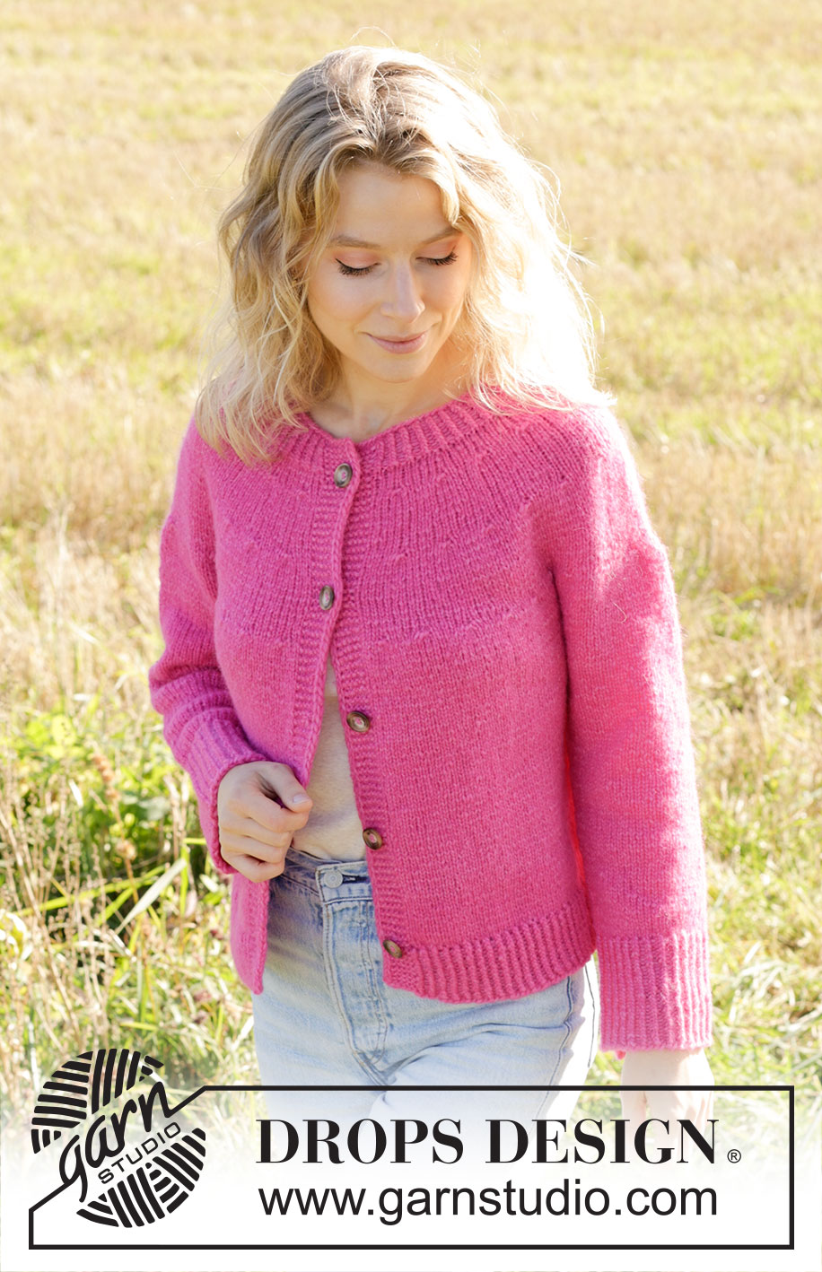Bright Strawberry Cardigan / DROPS 250-20 - Chaqueta a punto en DROPS Air. La labor está realizada de arriba abajo con canesú redondo y patrón de relieve. Tallas S - XXXL.
