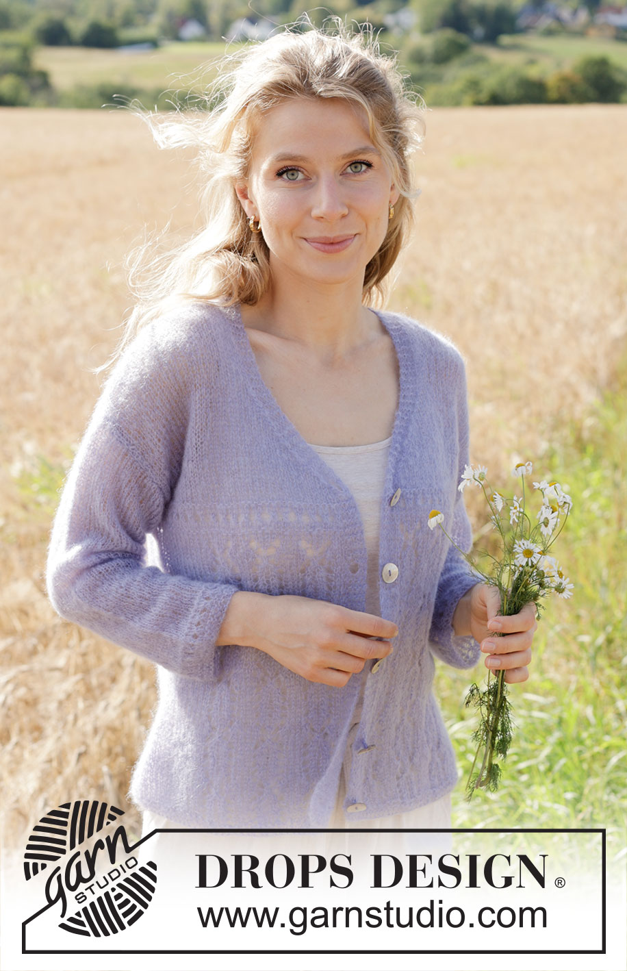 Perfectly Provence Cardigan / DROPS 250-21 - Strikket cardigan i 2 tråde DROPS Kid-Silk eller 1 tråd DROPS Brushed Alpaca Silk. Arbejdet strikkes nedefra og op med hulmønster, V-hals og isyede ærmer. Størrelse S - XXXL.