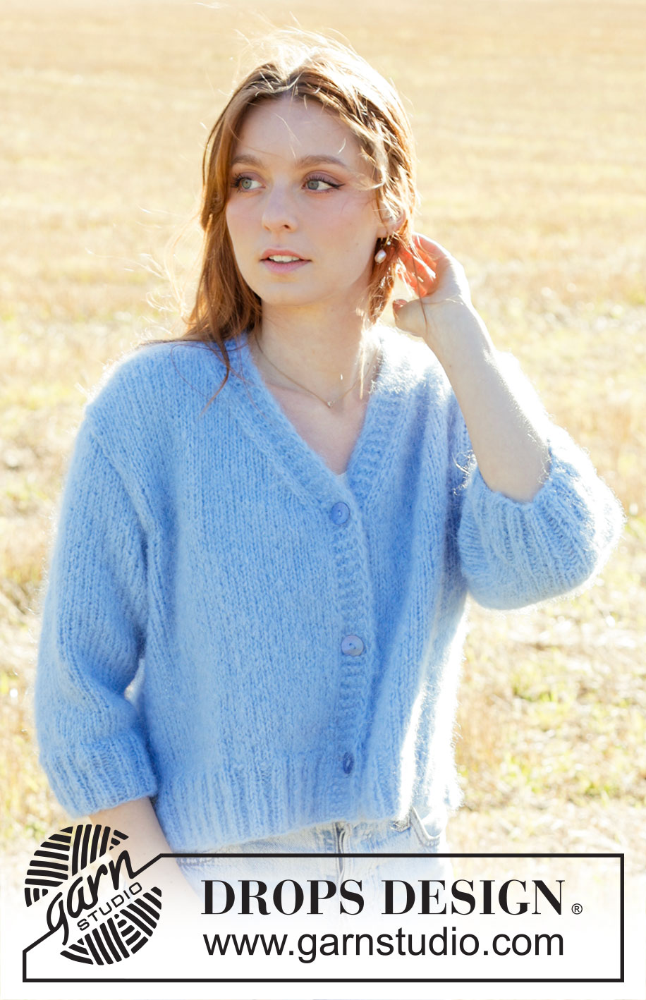 Painted Sky Cardigan / DROPS 250-38 - Propínací svetr s ¾ rukávy, V-výstřihem a dutinkou pletený lícovým žerzejem zdola nahoru z příze DROPS Melody. Velikosti S - XXXL.