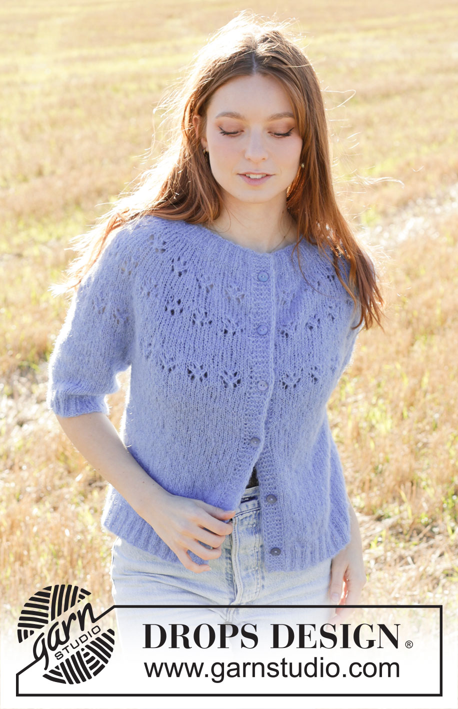 Floral Lake Cardigan / DROPS 250-40 - Gestrickte Jacke in DROPS Brushed Alpaca Silk. Die Arbeit wird von oben nach unten mit Rundpasse, Lochmuster, I-Cord und ¾ langen Ärmeln gestrickt. Größe S - XXXL.