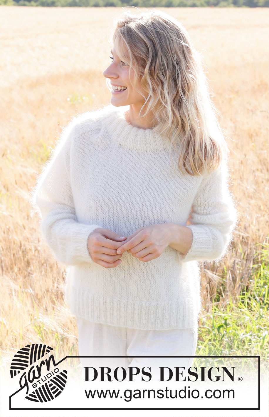 Moonrise Sweater / DROPS 250-8 - Strikket bluse i 3 tråde DROPS Kid-Silk. Arbejdet strikkes nedefra og op, med sadelskulder, dobbelt halskant og slids i siderne. Størrelse XS - XXL.