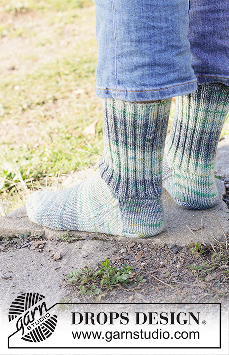 Seeking Higher Plains / DROPS 251-16 - Knitted half-length socks for men with stockinette stitch and rib, in DROPS Fiesta. Sizes 38 – 46 = US 6 - 12½.