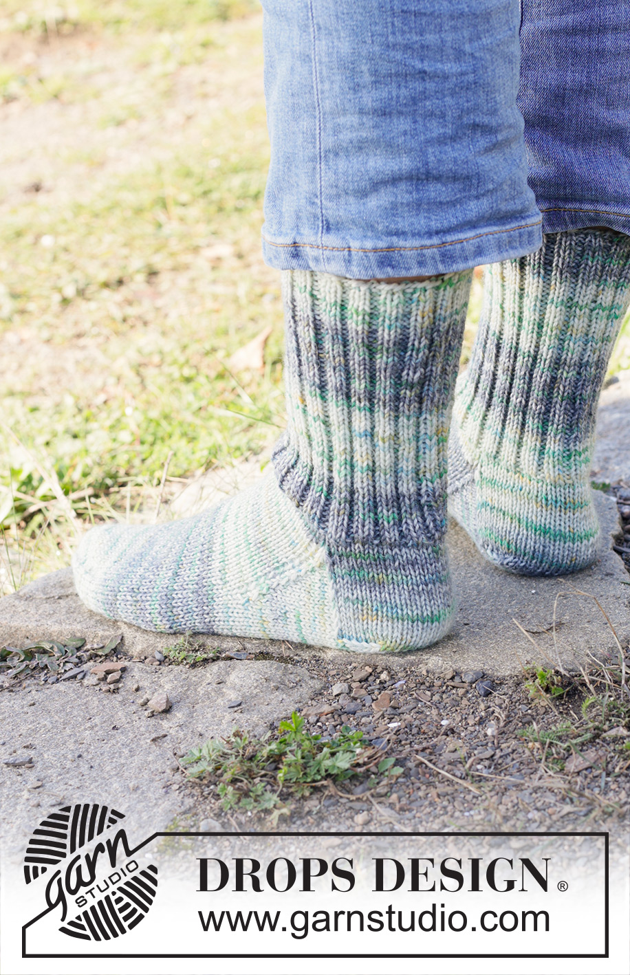 Seeking Higher Plains / DROPS 251-16 - Knitted half-length socks for men with stockinette stitch and rib, in DROPS Fiesta. Sizes 38 – 46 = US 6 - 12½.